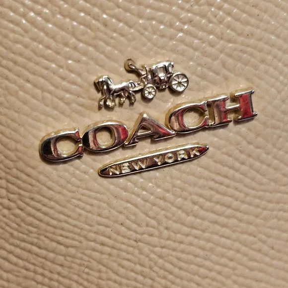 Coach “Lillie” Carryall - Picture 3 of 5